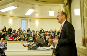 Chancellor Kent Syverud speaks at a University Senate meeting on Dec. 4, 2014.

